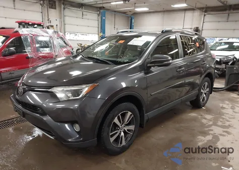 2017 Toyota Rav4 Xle z USA, uszkodzony, nr VIN JTMRFREV7HJ136596